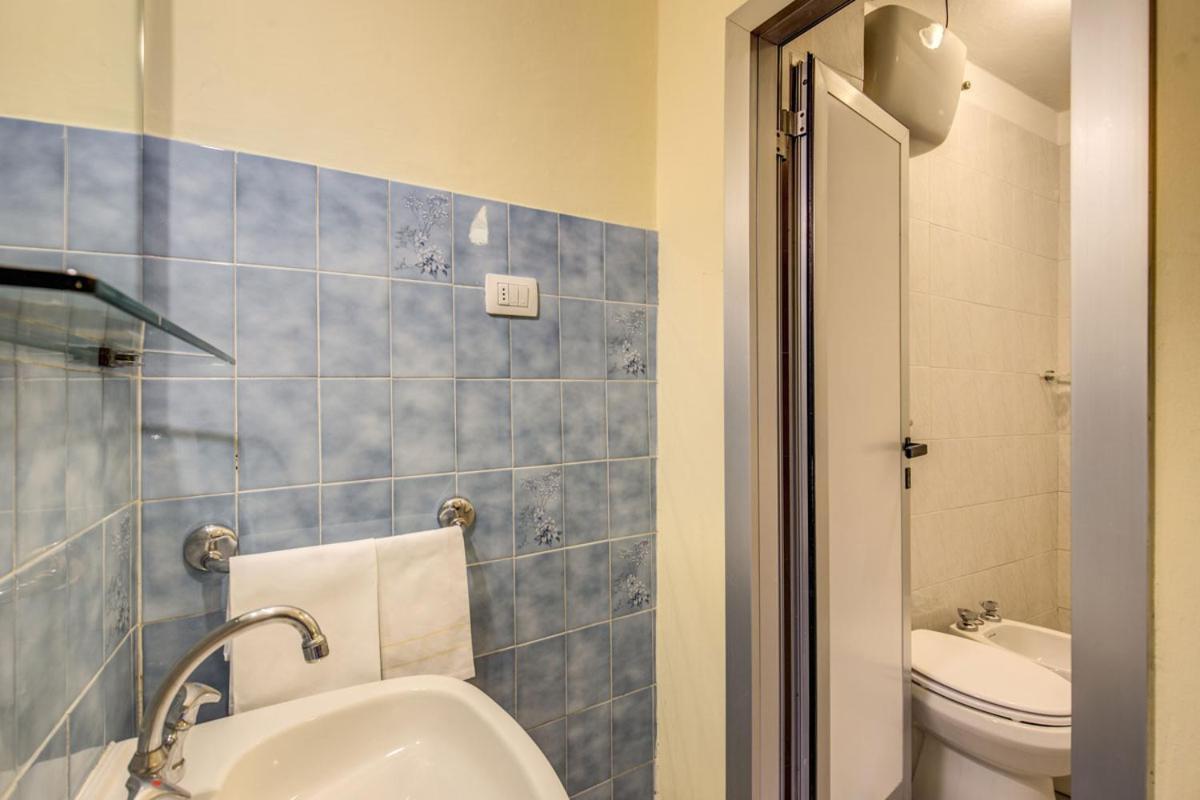 Hotel Romagna Флоренция Екстериор снимка