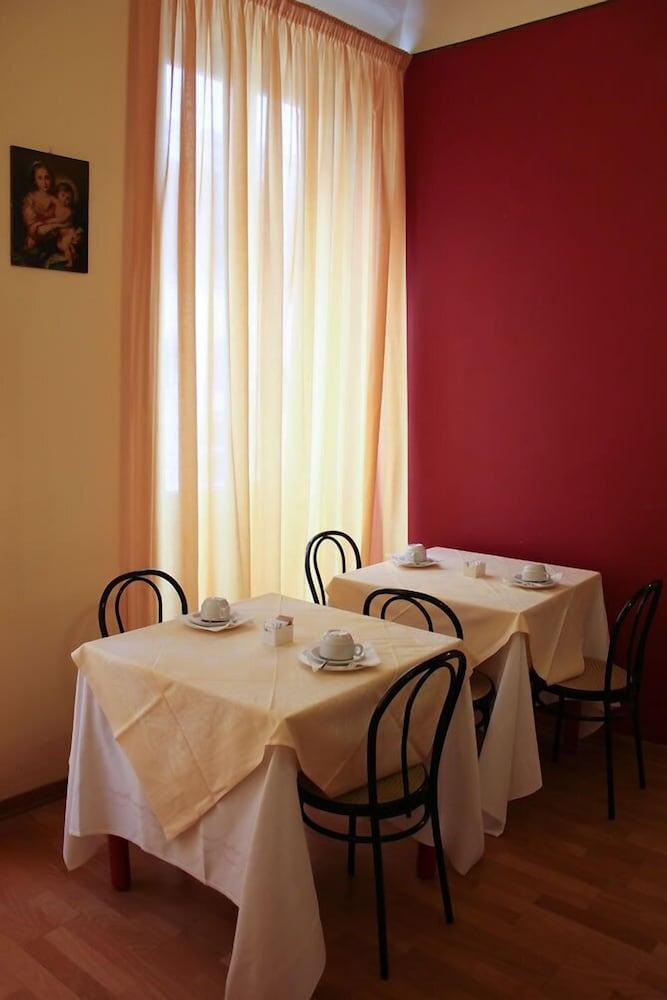 Hotel Romagna Флоренция Ресторант снимка