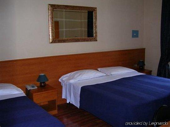 Hotel Romagna Флоренция Стая снимка