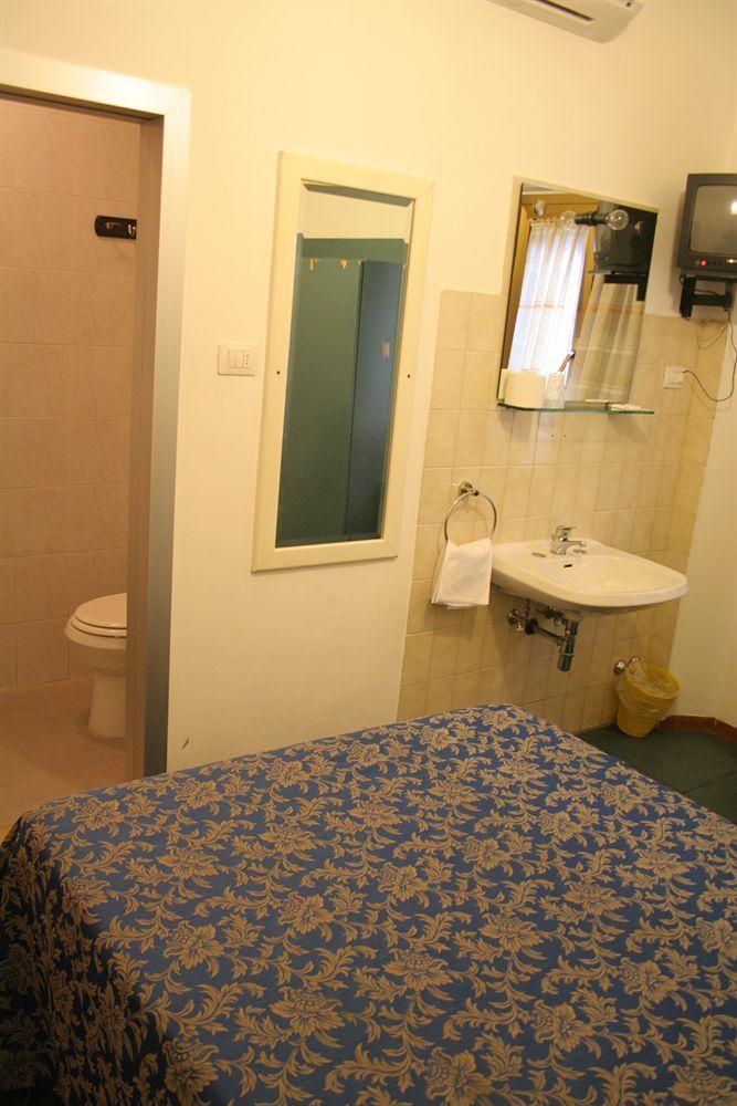 Hotel Romagna Флоренция Екстериор снимка